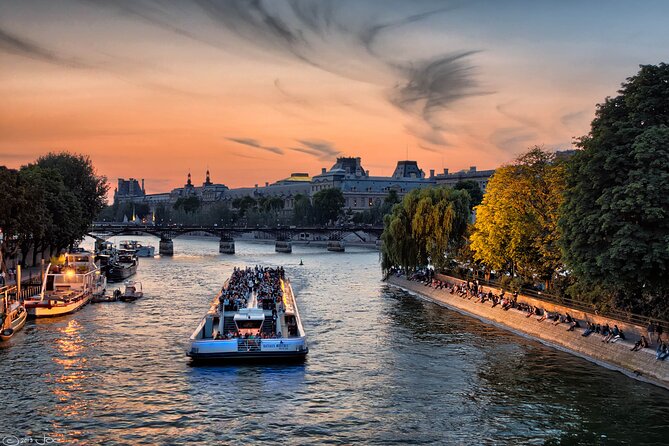 Bateaux Mouches Sightseeing Cruise on the Seine River in Paris - Why this Seine cruise is a smart first-night plan