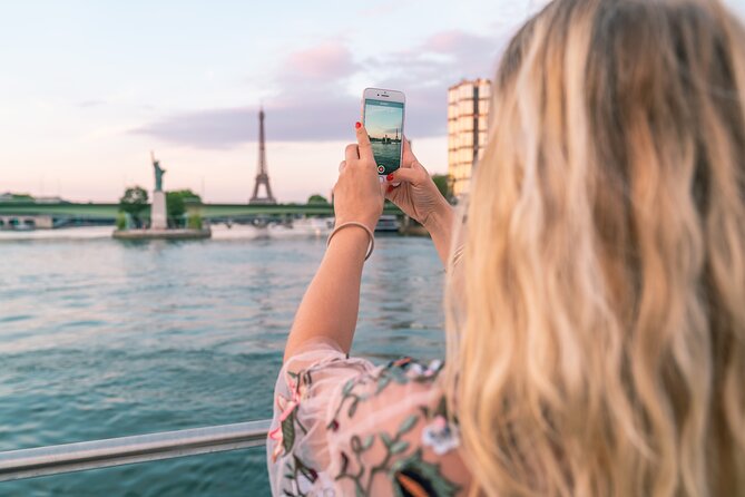 Bateaux Mouches Sightseeing Cruise on the Seine River in Paris - The sightseeing route, step by step: what you see from the Seine