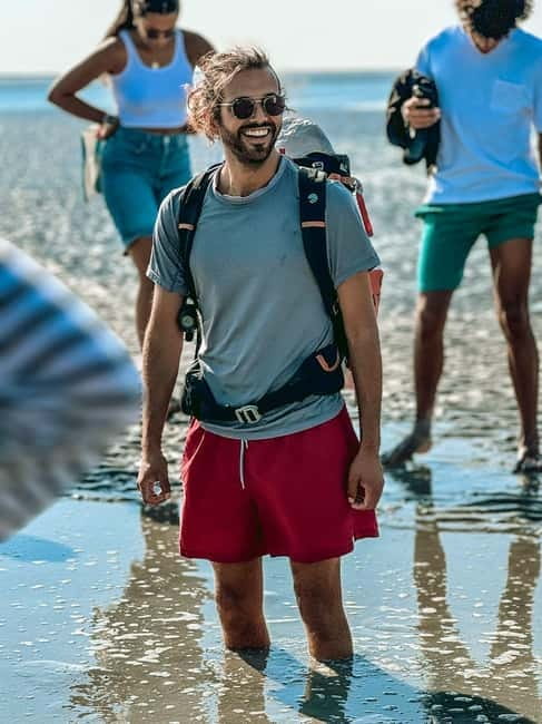 Bay of Mont Saint-Michel : Quicksands And Discovery - Meet Julian and handle the barefoot reality