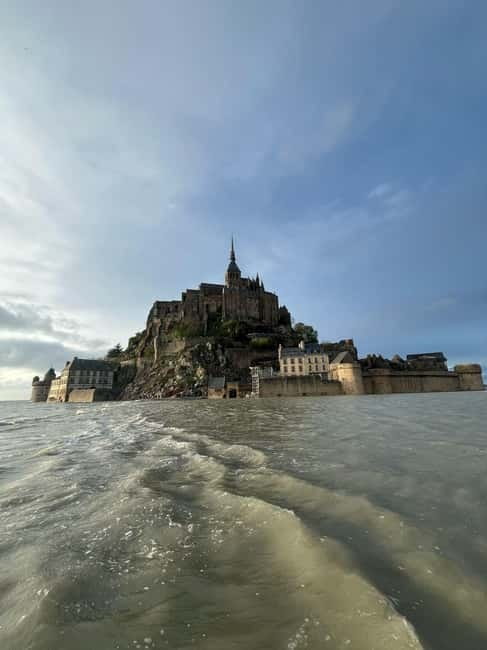 Bay of Mont Saint-Michel : Quicksands + See The Tide Coming - The real story behind a tide that feels like it’s running