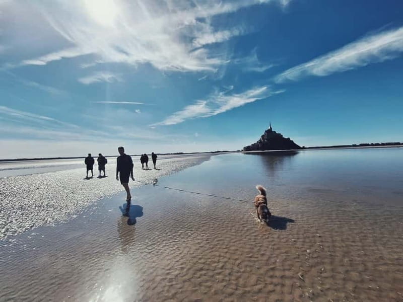 Bay of Mont Saint-Michel : Quicksands + See The Tide Coming - How the tidal bore works, and what your barefoot feet are for