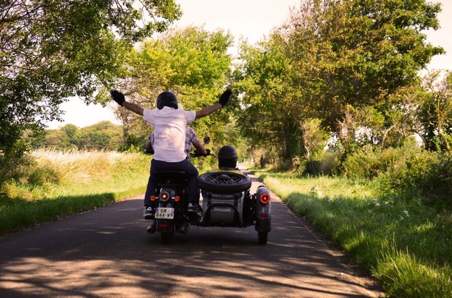 Bayeux: Normandy WWII Private Half-day Sidecar Tour - Arromanches-les-Bains: the photo stop that sets the whole tone