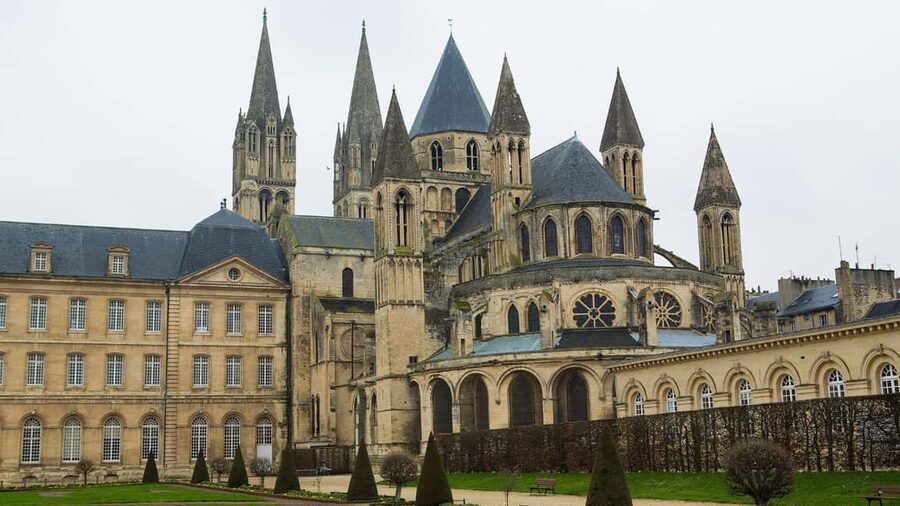 Best of Caen: Private Walking Tour with a Local - William the Conqueror in walking distance: Château de Caen