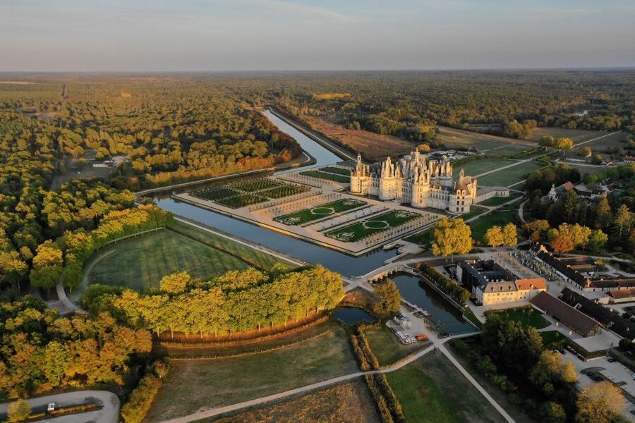 Chambord: Entry Ticket to the Castle - Skip-the-Line Tickets: Faster Start, Same Security Reality