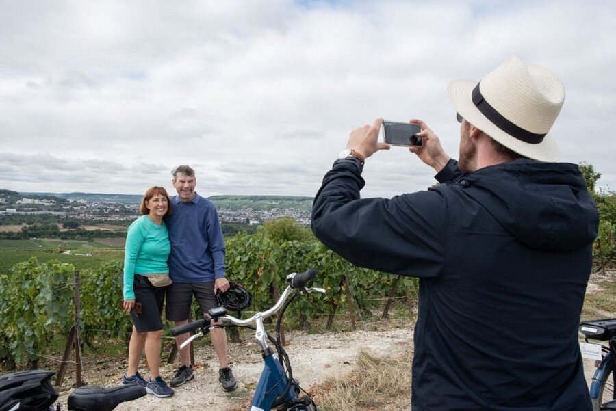 Champagne: E-Bike Champagne Day Tour with Tastings and Lunch - Avenue de Champagne to Vineyards: What the Morning Looks Like