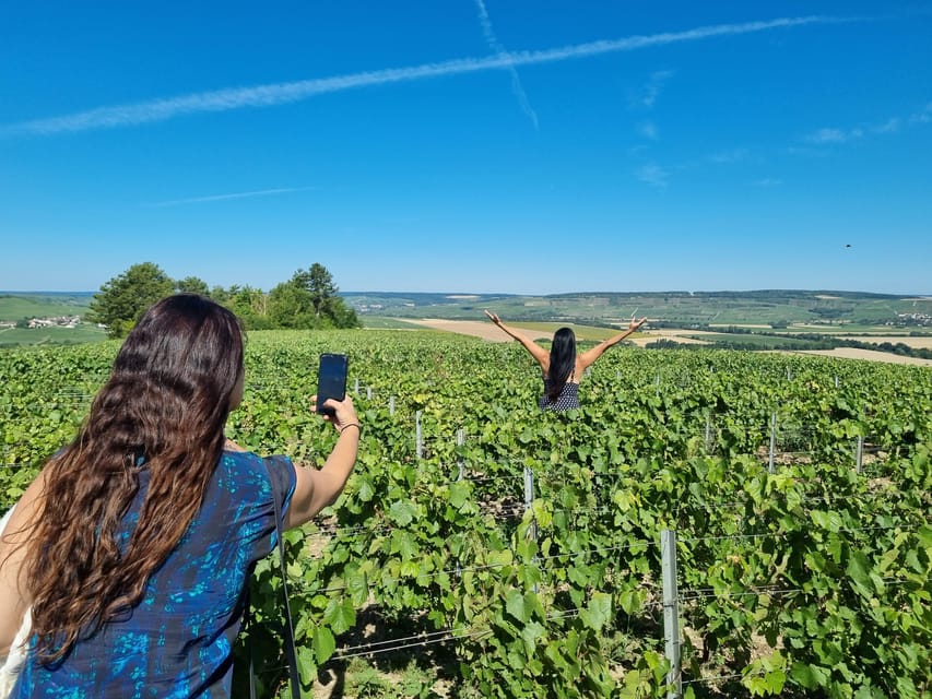 Champagne Vineyard Experience: Delve into the terroir - Guides, energy, and learning style