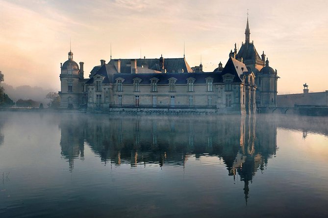 Chantilly Tour: Great Stables and Renaissance Meal from Paris - Audio Guide and Human Commentary: Getting More Than the Facts