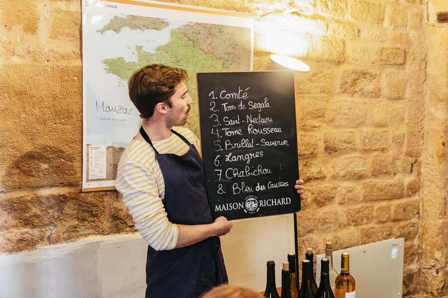 Cheese & Wine Tasting in Montmartre with Local Cheesemonger - Practical Tips Before You Go