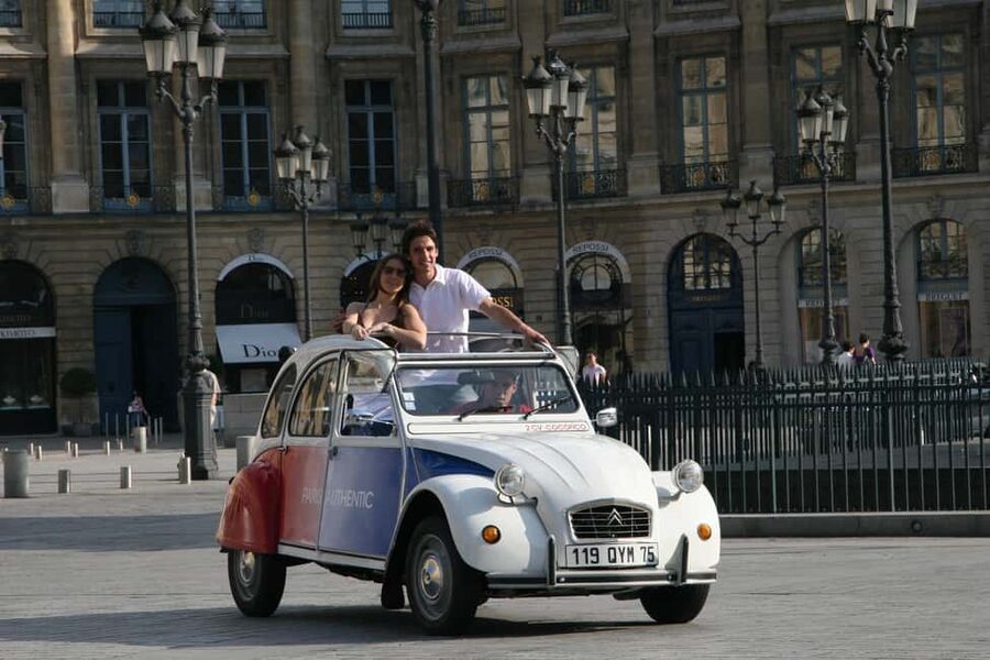 Classic, Romantic Paris: 3-Hour Vintage 2CV Tour - Île de la Cité and Notre Dame area: where the city slows down