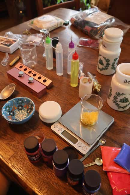 Customised lipstick workshop - Paris 1er - Arriving at Kimiko Craft Paris and Starting With Your Choices