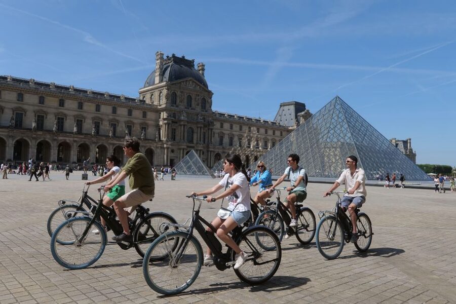 Discover Paris by bike - Why This Paris Bike Loop Works So Well for First Timers
