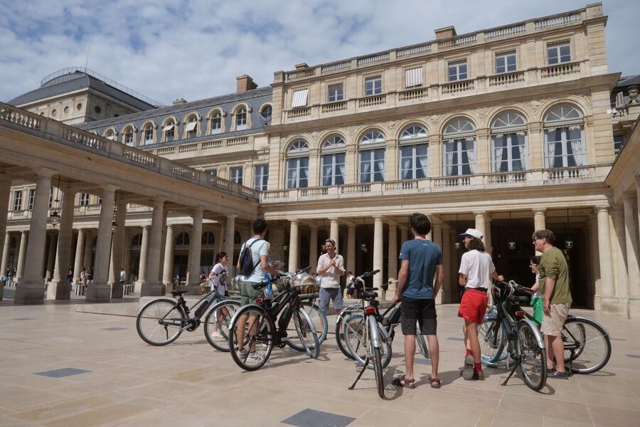Discover Paris by bike - Palais-Royal and the Louvre: Photo Stops That Still Feel Like More Than a Quick Glance
