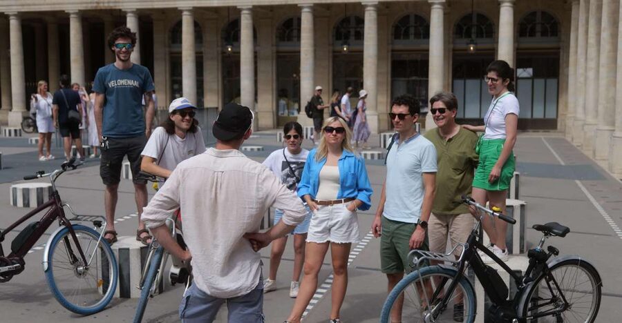 Discover Paris by bike - Who This Tour Fits Best, and Who Might Prefer an E-Bike Option