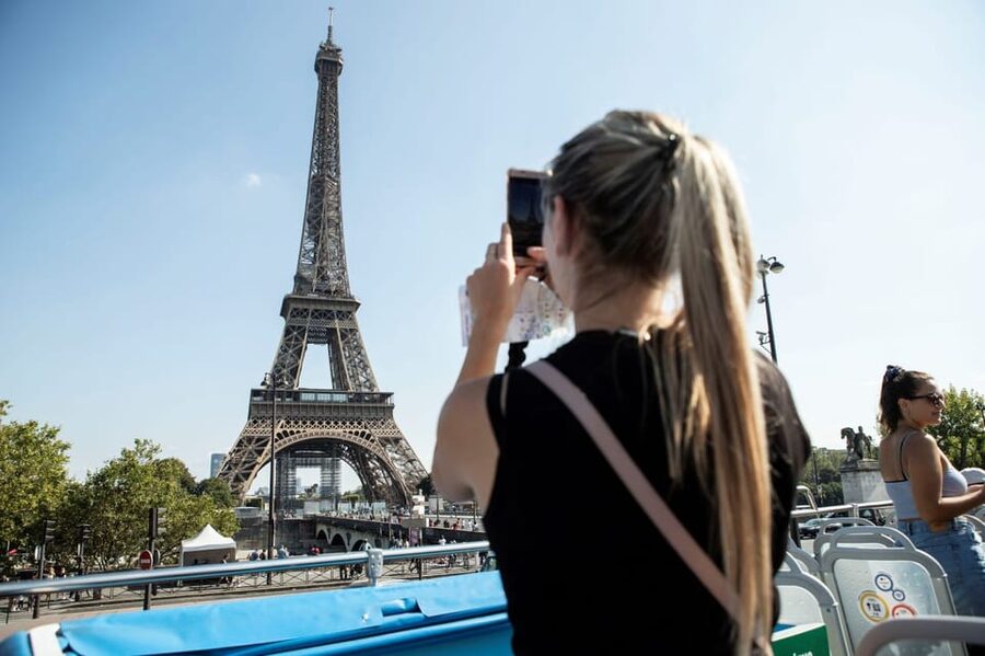 Disneyland Paris: Bus Sightseeing Tour in Paris - Pickup at Disneyland Hotels, and Why the Details Matter