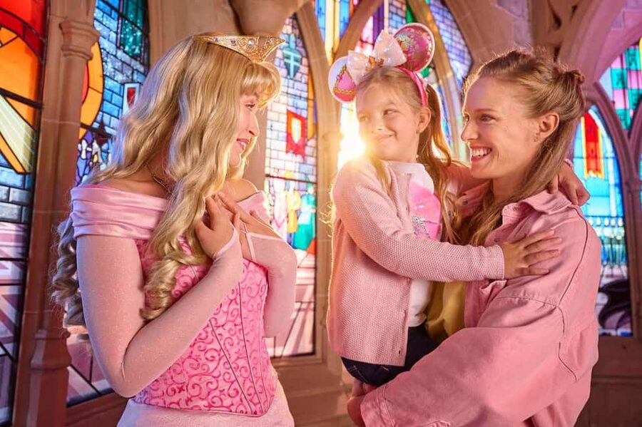 Disneyland® Paris Tickets for Train and Parks - How a Full Disneyland Paris Day Actually Works