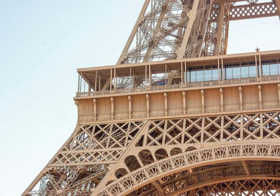 Eiffel Tower Access with Host - Optional extras: champagne and cruise ticket value