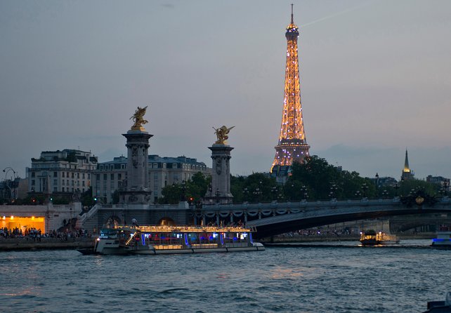 Eiffel Tower Dinner Experience and Sightseeing Seine River Cruise - What you’ll see on the Seine cruise, landmark by landmark