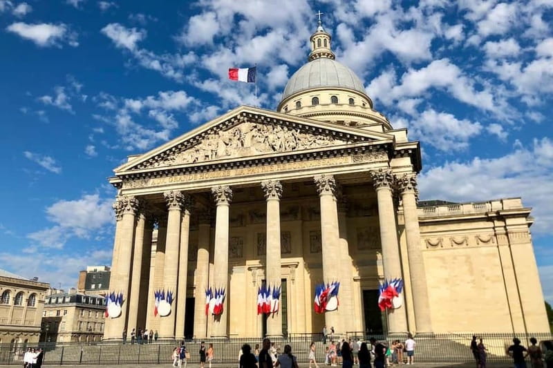 Emily inspired walking tour - Louvre photo moments and the 1st arrondissement quick hits