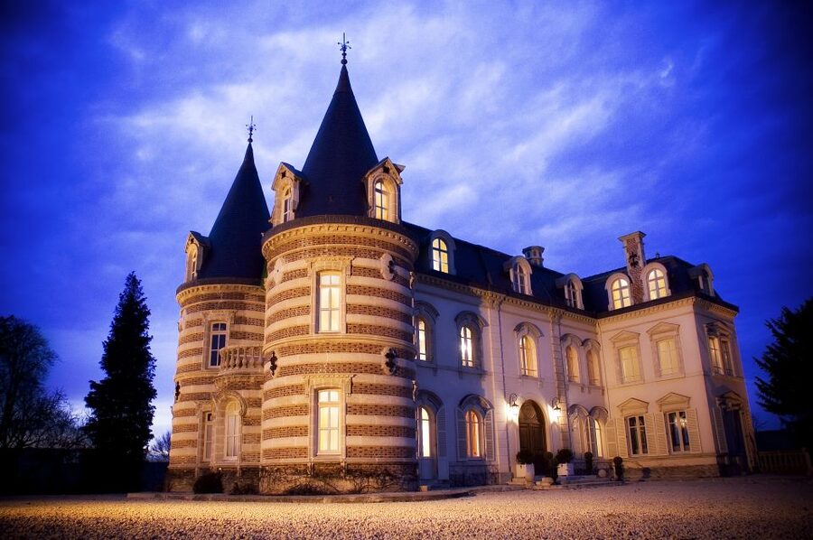 Epernay: Winery and Cellar Tour with Champagne Tasting - Inside the Centennials Cellars Under 25 Meters of Chalk