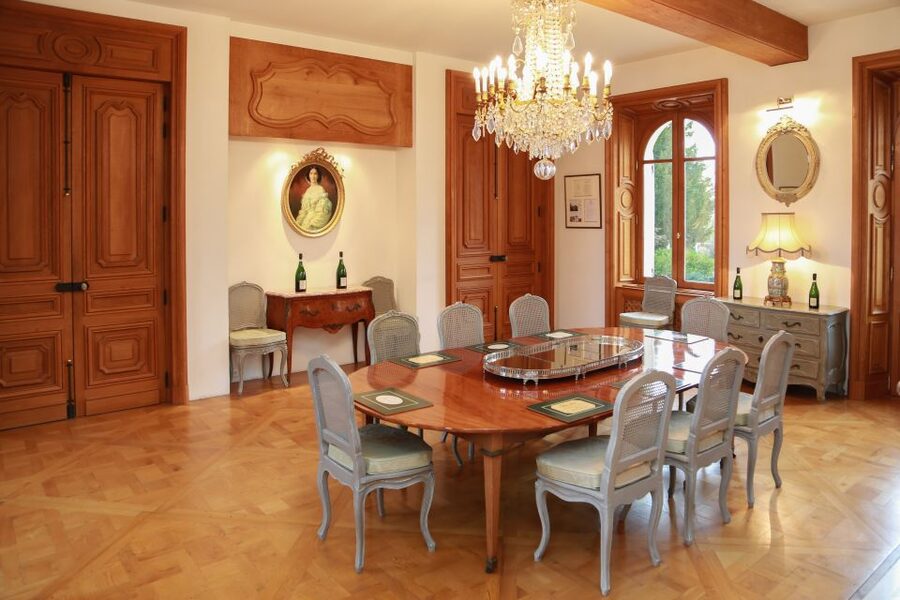 Epernay: Winery and Cellar Tour with Champagne Tasting - The Tasting: Sélection Brut and Réserve Vieilles Vignes Brut