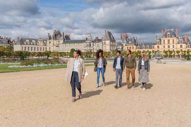 Fontainebleau and Vaux le Vicomte Chateaux Day Trip from Paris - Vaux-le-Vicomte: Nicholas Fouquet, the Dome, and a Massive Garden Day