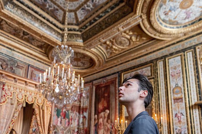 Fontainebleau and Vaux le Vicomte Chateaux Day Trip from Paris - Finding the Bus and Getting Back On Time in a Max 40 Group