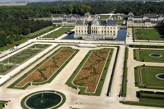 Fontainebleau and Vaux le Vicomte Chateaux Day Trip from Paris - Tickets, Dome Access, and What Your $138.47 Actually Buys