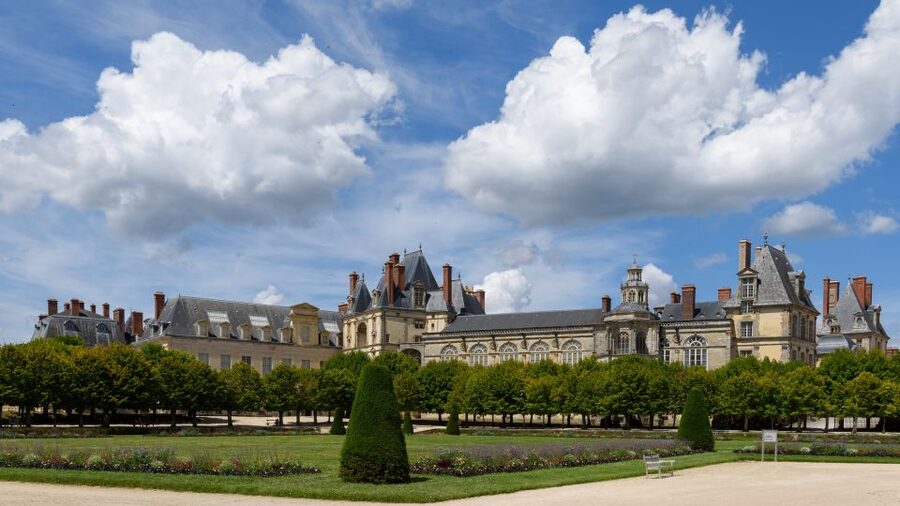 Fontainebleau: Palace Private Guided Tour with Ticket - Why Château de Fontainebleau Feels Different From Other Paris-Area Palaces