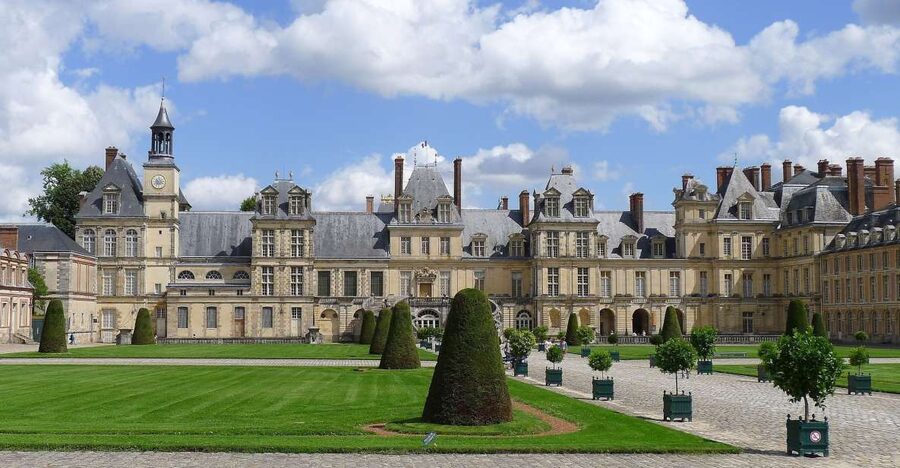 Fontainebleau: Palace Private Guided Tour with Ticket - Standing in the Ballroom to Understand Royal Parties