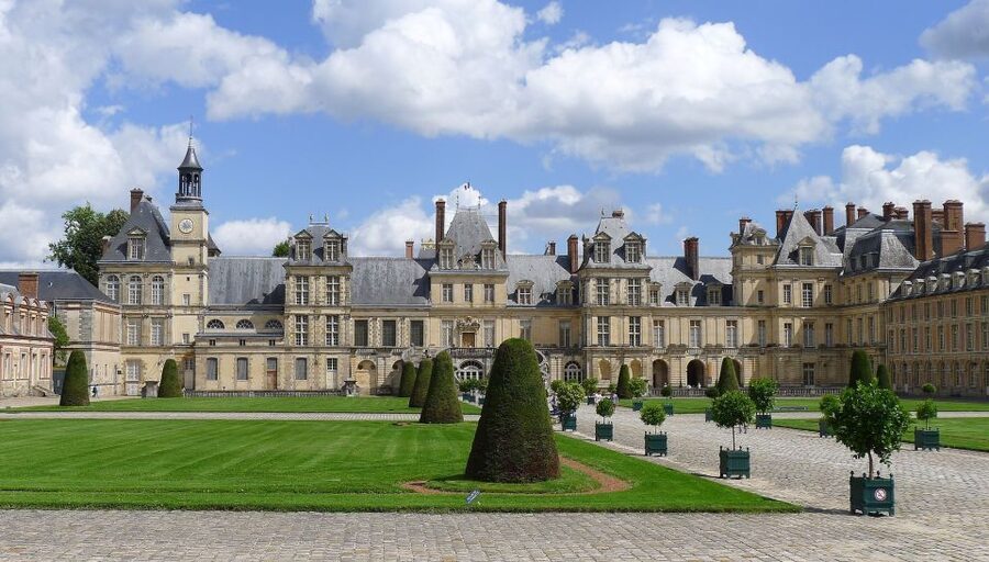 Fontainebleau: Palace Private Guided Tour with Ticket - Meeting at the Golden Gate and Getting Inside Fast