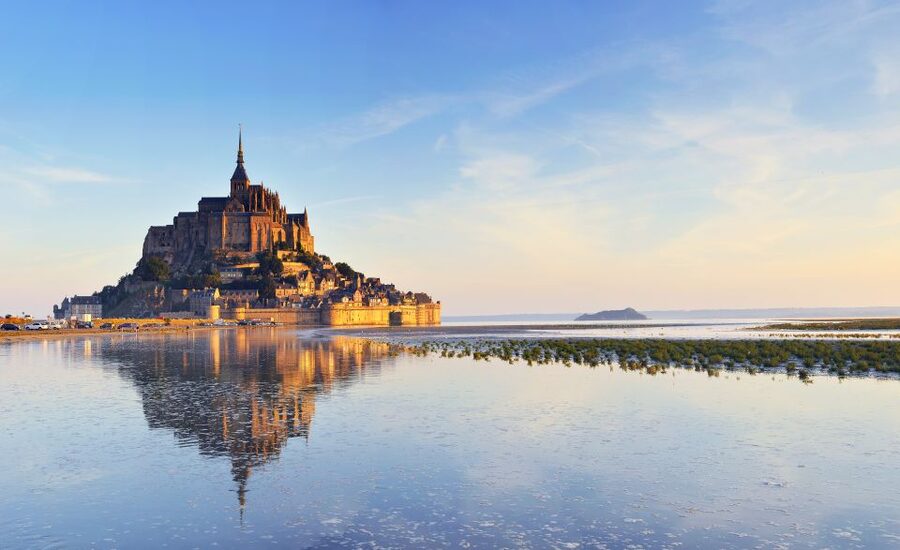 From Bayeux: Full-Day Mont Saint-Michel Tour - Mont Saint-Michel Town Time: Photos, Lunch, and Souvenirs