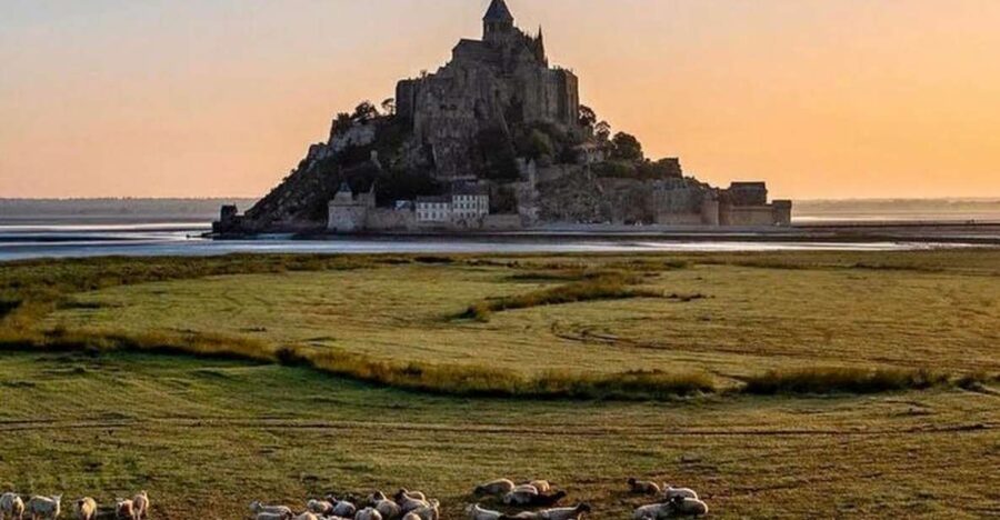 From Bayeux: Mont-Saint Michel Guided Tour - From the shuttle base into the medieval village lanes