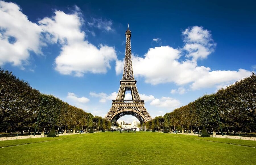From London: Paris Day Trip with Lunch on Eiffel Tower - Paris Panoramic Coach Tour: From Notre-Dame to Champs-Élysées Shopping Energy