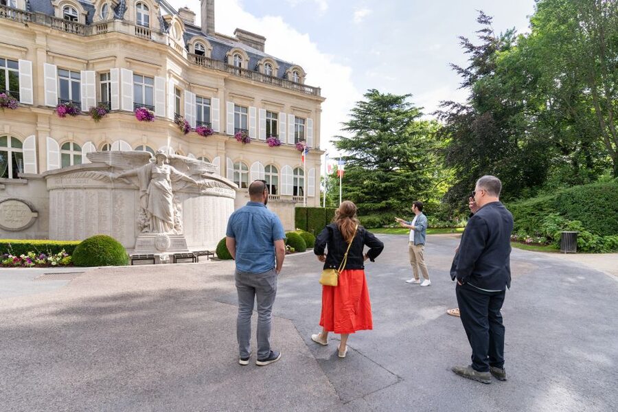 From Paris: Day Trip to Champagne with 8 Tastings & Lunch - Should You Book This Paris to Champagne Day Trip?