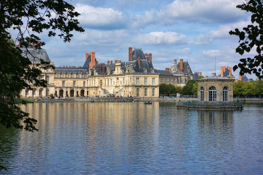From Paris: Fontainebleau & Vaux-le-Vicomte Private Tour - Service Quality You Can Feel in the Small Details