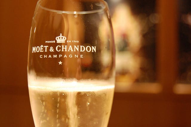 From Paris: Full-Day Champagne Tour - Paris to Épernay and Hautvillers: How the 11-hour rhythm works
