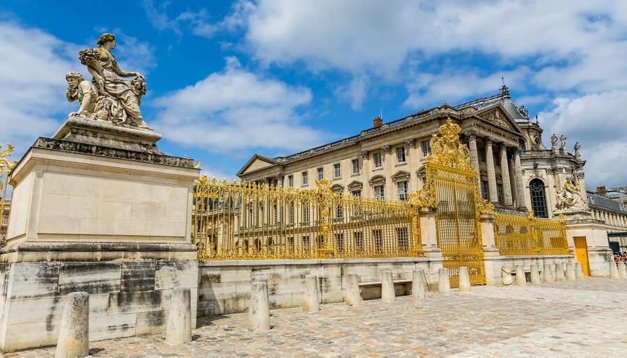 From Paris: Full-Day Guided Tour of Versailles - Gardens Time: Walking Strategy, Water, and Getting Around