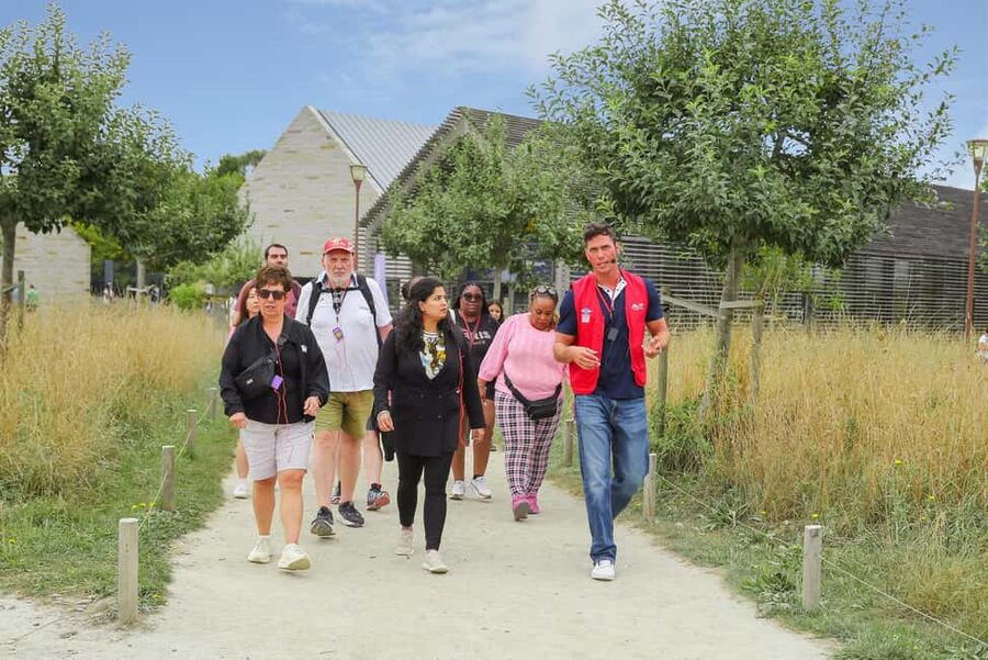 From Paris: Full-Day Mont Saint-Michel Guided Tour - Price and value: what your $194 really buys