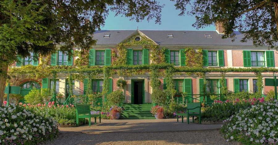 From Paris: Giverny and Versailles Private Full-Day Trip - Pickup in a Private Minivan, Why the First Hour Matters