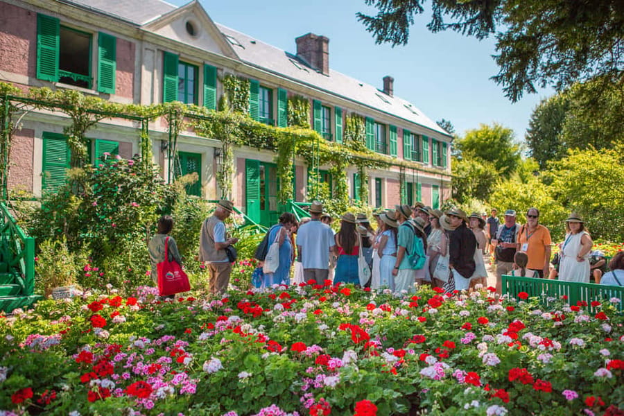 From Paris: Giverny Audio-Guided Tour - The Drive to Giverny: What to expect on the 1 hour 15 minute trip
