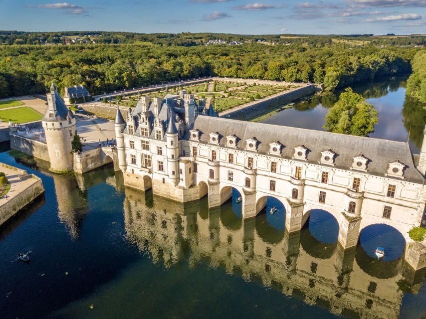 From Paris: Loire Valley Castles Day Trip With Wine Tasting - What the Guide Adds, Even With Self-Guided Castles