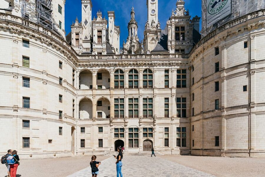 From Paris: Loire Valley Castles Day Trip With Wine Tasting - Pace and Timing: How to Avoid Feeling Rushed