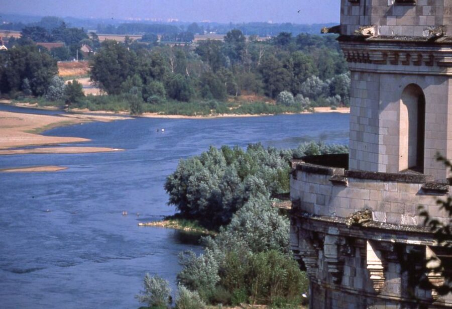 From Paris: Loire Valley Castles Full-Day Tour with Lunch - Three Loire Castles, One Tight Day From Paris