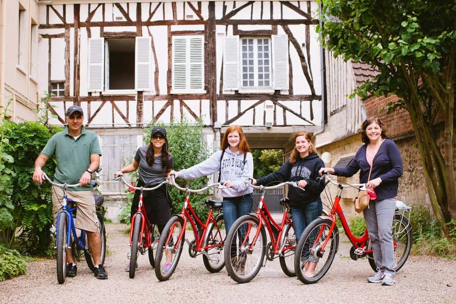 From Paris: Monet Garden & Giverny Bike Tour and Picnic Stop - Paris to Vernon first, because the countryside needs its own entrance