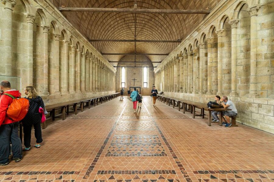 From Paris: Mont Saint Michel Day Trip with a Guide - Guides make or break it, and the strongest ones keep it human