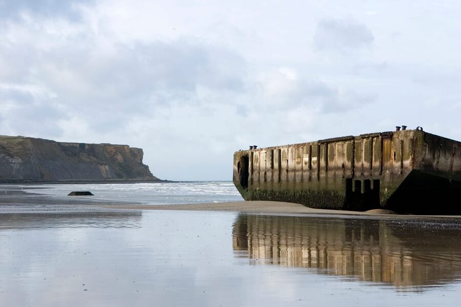 From Paris: Normandy D-Day Beaches Day Trip with Lunch - Arromanches and the Mulberry Harbour, plus lunch in Normandy
