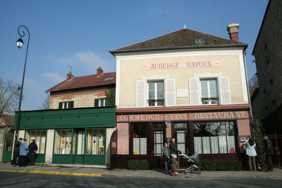 From Paris: Private Day Trip to Giverny and Auvers sur Oise - Let your guide handle lunch in Giverny