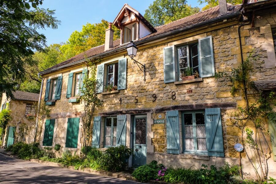 From Paris: Private Day Trip to Giverny and Auvers sur Oise - Guide quality: the difference between seeing art and understanding it