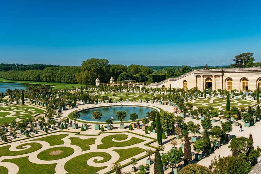 From Paris: Skip-the-Line Palace of Versailles Bike Tour - The Château Tour: Staterooms, Hall of Mirrors, and Louis’ Bedroom