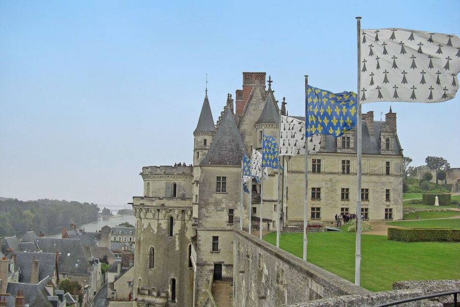 From Paris: Small-Group Loire Valley Castles Full-Day Tour - Château de Chambord: double spiral staircase, columns, and spires